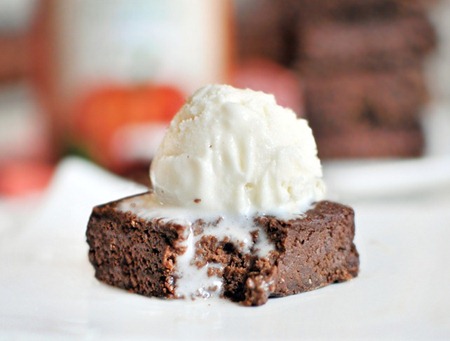 Of chocolate fudge brownies, ice cream, and friendship {Five Minute Friday}